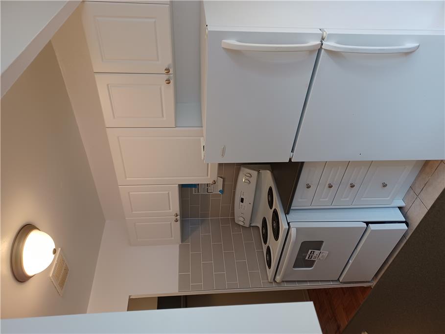 Studio suite at Parkway Manor, Scarborough, Toronto